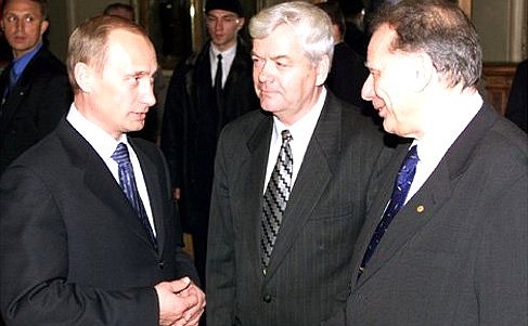 PETERSBURG. President Putin with Zhores Alfyorov (right), winner of the Nobel Prize in Physics.