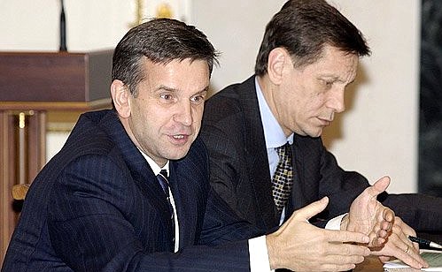 Minister for health and social development Mikhail Zurabov (left) and deputy Prime Minister Alexei Zhukov.
