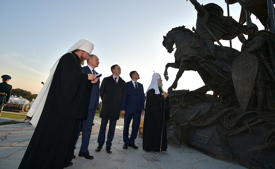 Церемония открытия мемориального комплекса «Князь Александр Невский с дружиной».