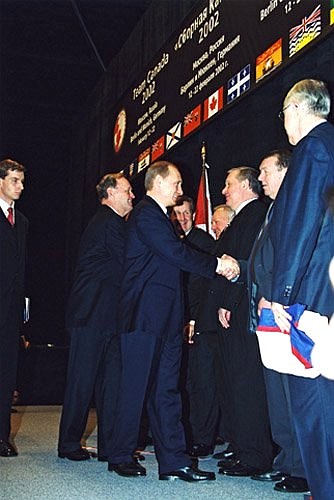 С Премьер-министром Канады Жаном Кретьеном во время встречи с «Бизнес-сборной Канады».