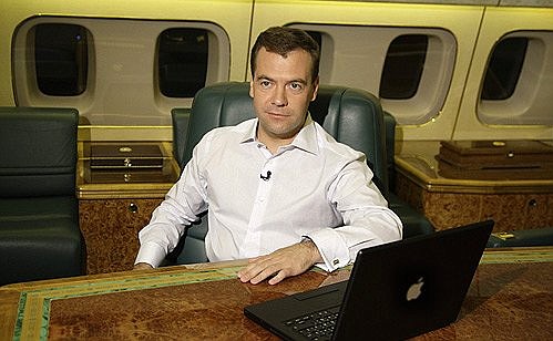 На обратном пути из Гаваны в Москву Дмитрий Медведев рассказал о своих впечатлениях от поездки по странам Латинской Америки.