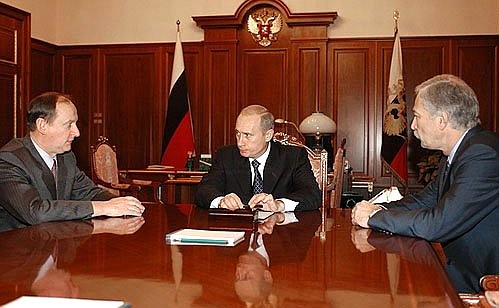 Встреча с директором ФСБ Николаем Патрушевым и Министром внутренних дел Борисом Грызловым.