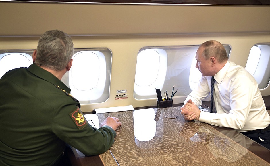 En route to Damascus. With Defence Minister Sergei Shoigu.
