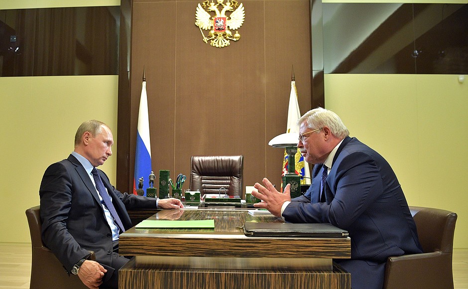 With acting Governor of Tomsk Region Sergei Zhvachkin.