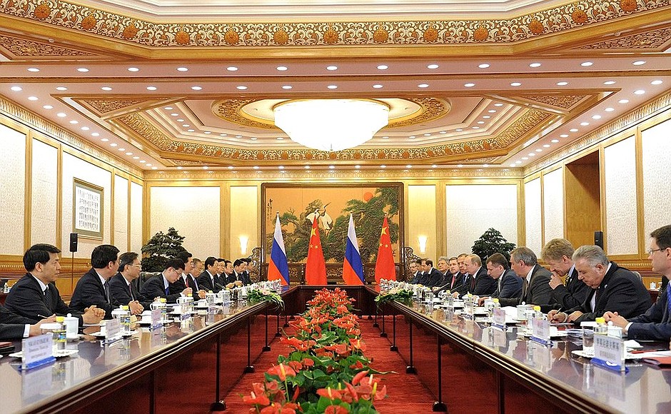 Российско-китайские переговоры в расширенном составе.