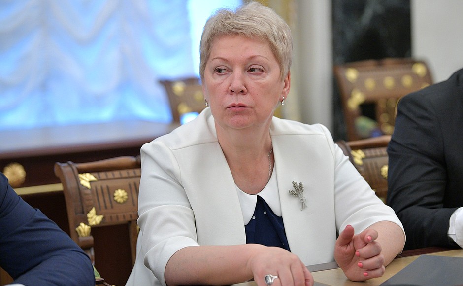 Министр просвещения Ольга Васильева на совещании с членами Правительства.