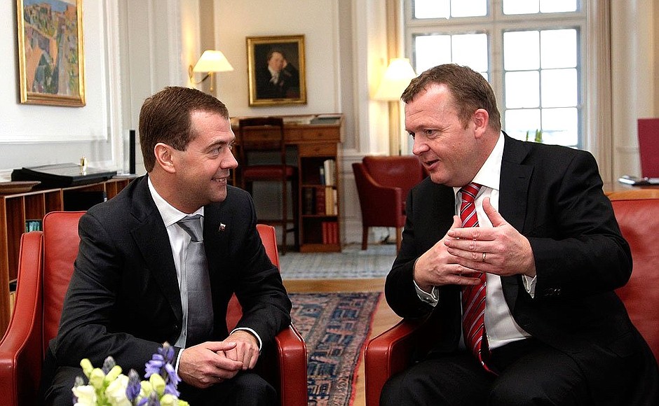 С Премьер-министром Дании Ларсом Расмуссеном.