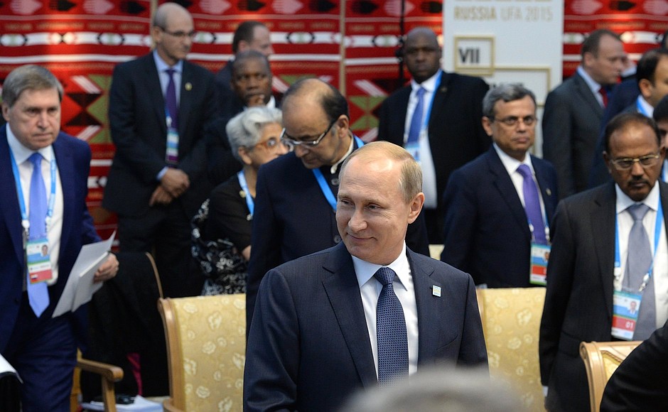 Before the BRICS leaders meeting in narrow format.