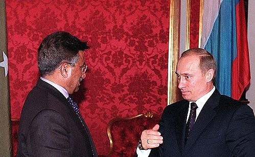 С Президентом Пакистана Первезом Мушаррафом.