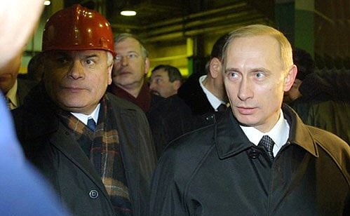 President Putin visiting Northern Machine-Building Enterprise.