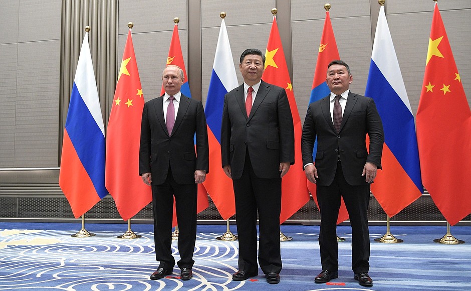 Встреча с Председателем КНР Си Цзиньпином и Президентом Монголии Халтмагийн Баттулгой.