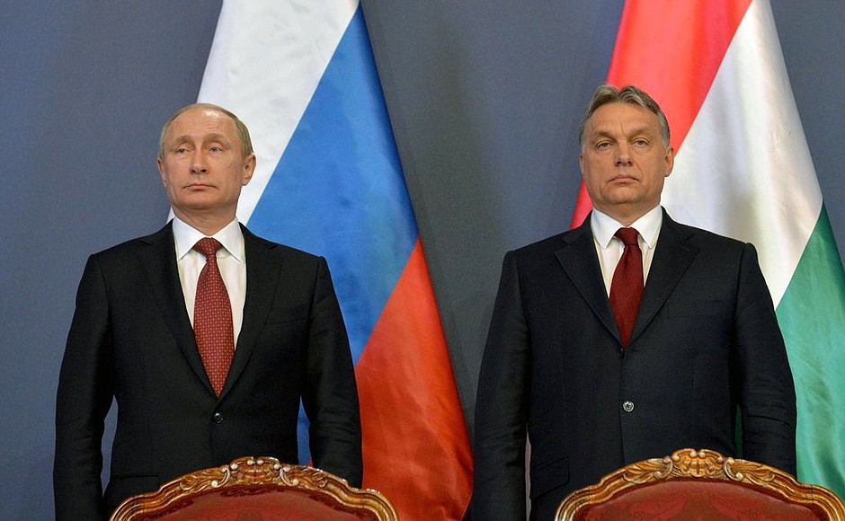На церемонии подписания российско-венгерских документов. С Премьер-министром Венгрии Виктором Орбаном.