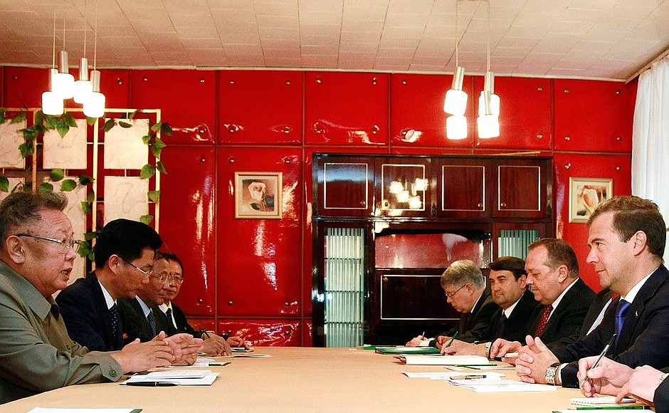 Переговоры с Председателем Государственного комитета обороны КНДР Ким Чен Иром.