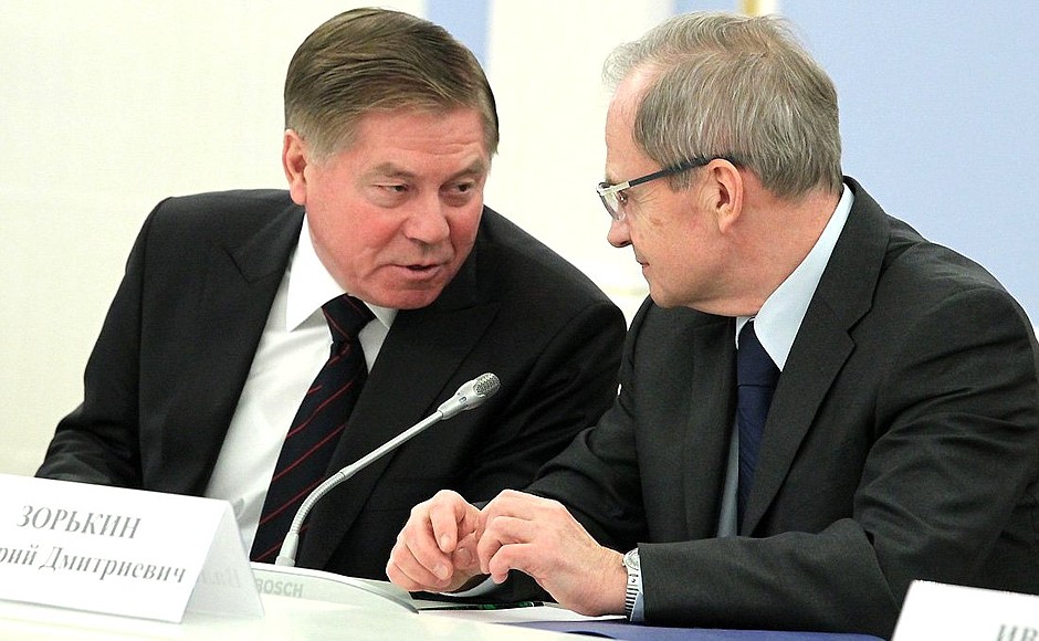 Before a meeting with Constitutional Court judges. President of the Constitutional Court Valery Zorkin (right) and President of the Supreme Court Vyacheslav Lebedev.