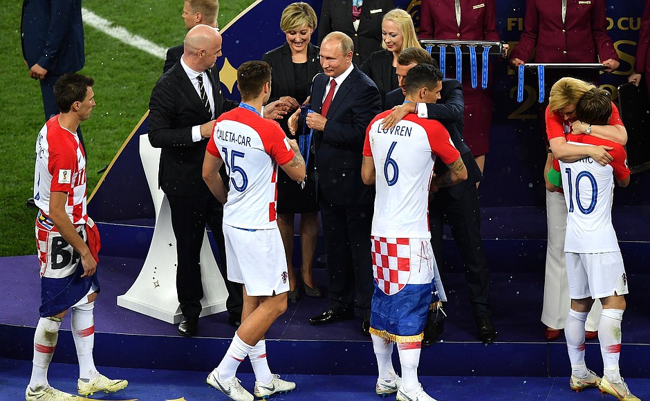 Награждение сборной Хорватии – серебряных призёров чемпионата мира по футболу 2018 года.