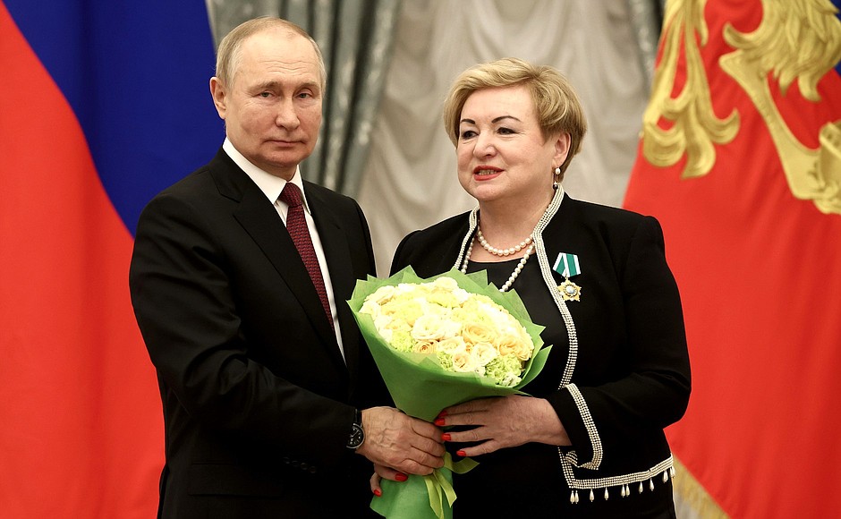 Ceremony for presenting state decorations. Chairperson of the Council of the Assembly of Peoples of Russia Svetlana Smirnova was awarded the Order of Friendship.