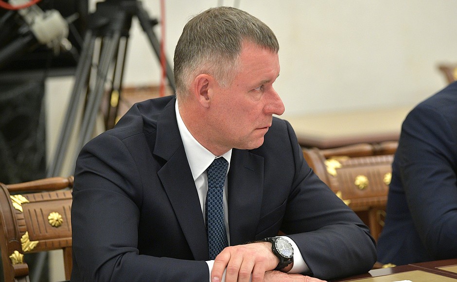 Minister for Civil Defence, Emergencies and Natural Disaster Relief Yevgeny Zinichev at the meeting with Government members.