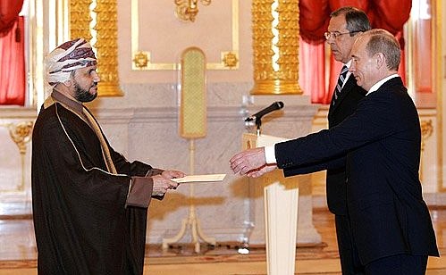 Ceremony for the presentation by foreign ambassadors of their letters of credentials. Ambassador of the Sultanate of Oman Abdullah bin Zaher bin Seif Al-Husni presents his letter of credentials. In the background is Russian Foreign Minister Sergei Lavrov.