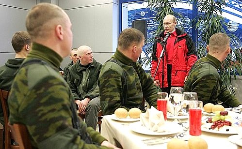 Выступление на встрече с военнослужащими горных бригад, дислоцированных на Северном Кавказе.