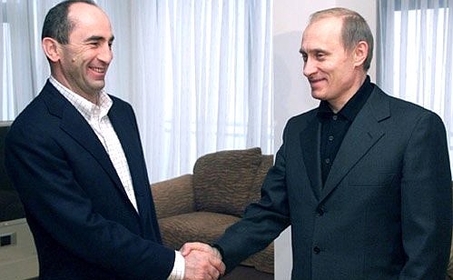 President Vladimir Putin with Armenian President Robert Kocharian.