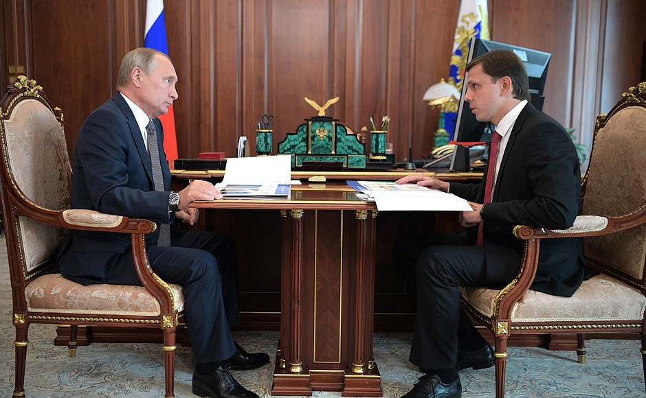 With Acting Governor of Orel Region Andrei Klychkov.