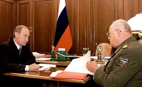 President Putin with Defence Minister Igor Sergeyev.