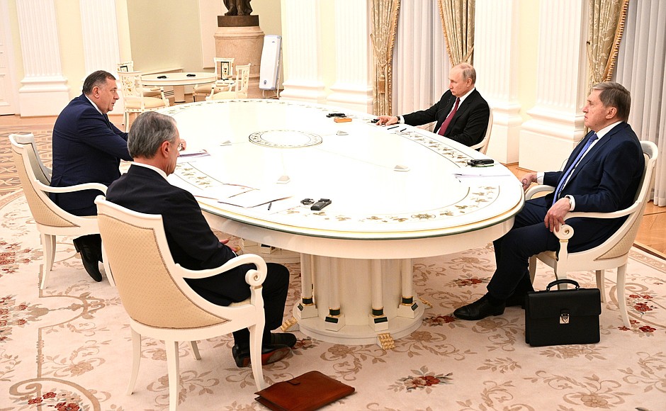 В ходе встречи с Президентом Республики Сербской Милорадом Додиком.