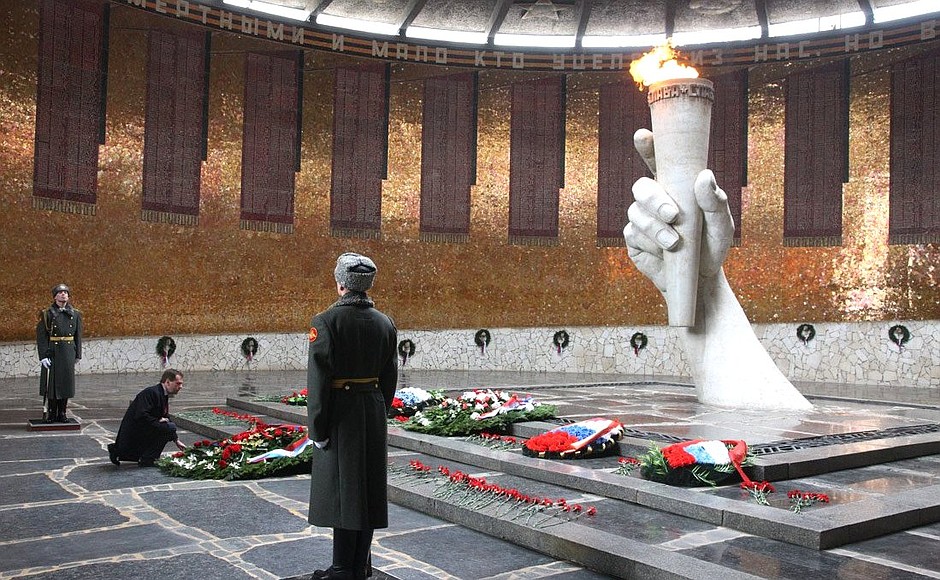 Dmitry Medvedev laid a wreath at the Eternal Flame at Mamayev Kurgan.