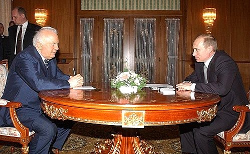С Президентом Грузии Эдуардом Шеварднадзе.