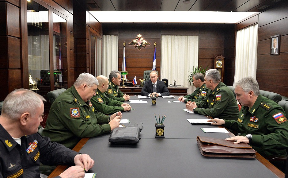 Meeting with military district commanders.
