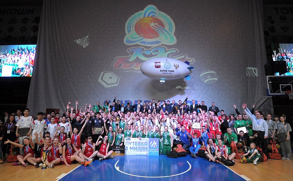 With winners and finalists of the 2013–2014 season VII Russian IES Basket School Basketball League championship.