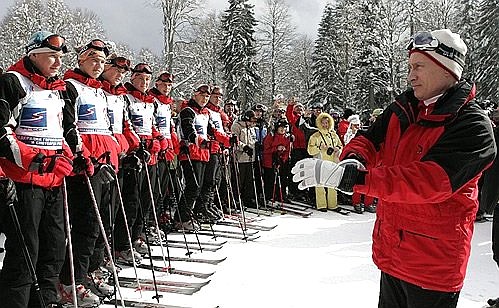 Соревнования по горнолыжному спорту.