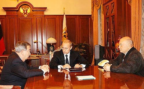 President Putin meeting with Moscow Mayor Yuri Luzhkov and President of the Chamber of Commerce and Industry Yevgeny Primakov.