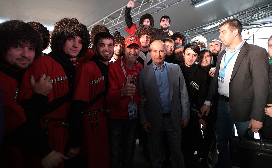 With participants in the Russia show on the Medals Plaza in the Olympic Park, a concert that concluded the World Festival of Youth and Students.