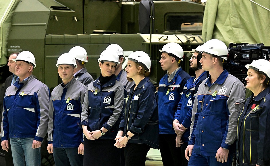 Workers at the Northwestern Regional Centre of the Almaz-Antey Aerospace Defence Corporation Obukhov Plant.