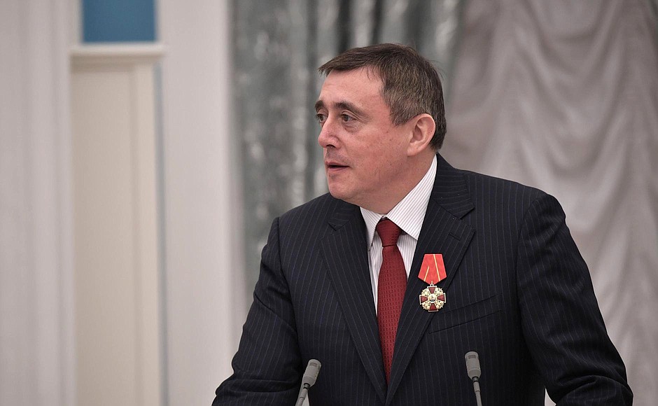 Presentation of state decorations. Valery Limarenko, president of Nizhny Novgorod Atomenergoprojekt Engineering Company, is awarded the Order of Alexander Nevsky.