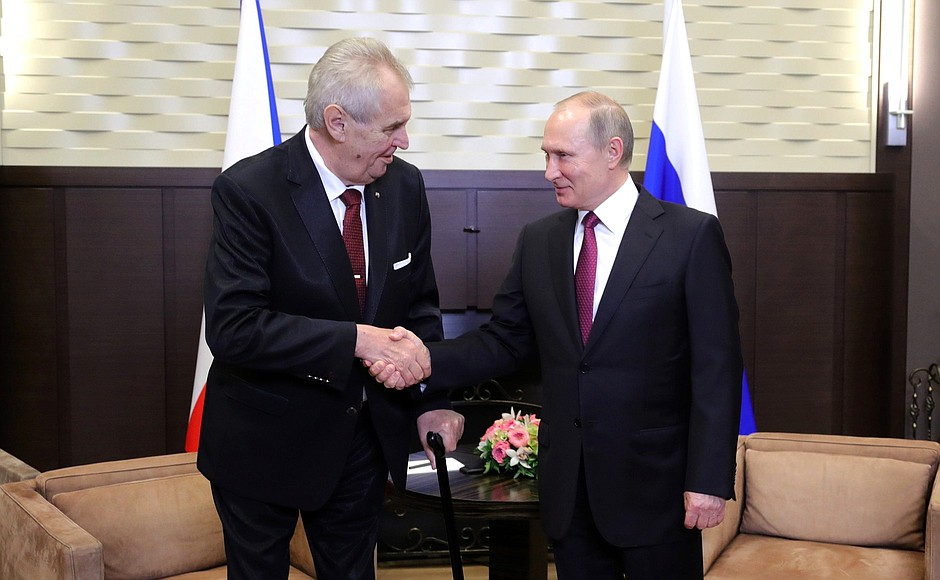 С Президентом Чешской Республики Милошем Земаном.