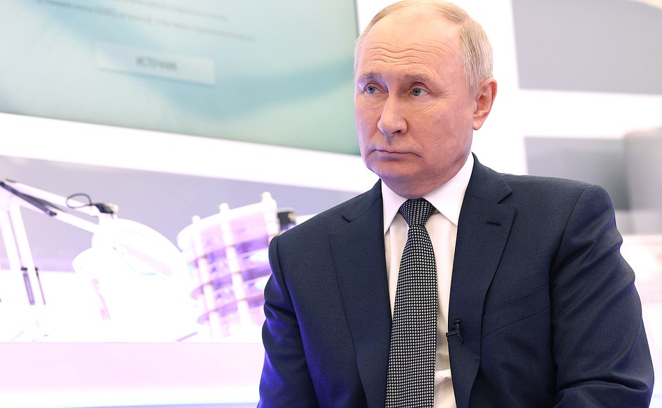 Владимир Путин ответил на вопросы журналиста Павла Зарубина.