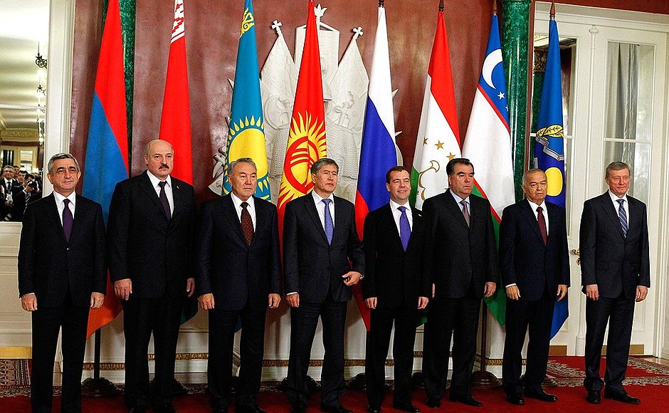 Joint photo session of the CSTO Collective Security Council meeting participants.