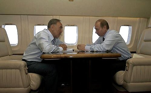 С Президентом Казахстана Нурсултаном Назарбаевым в пути из Астаны в Алма-Ату.