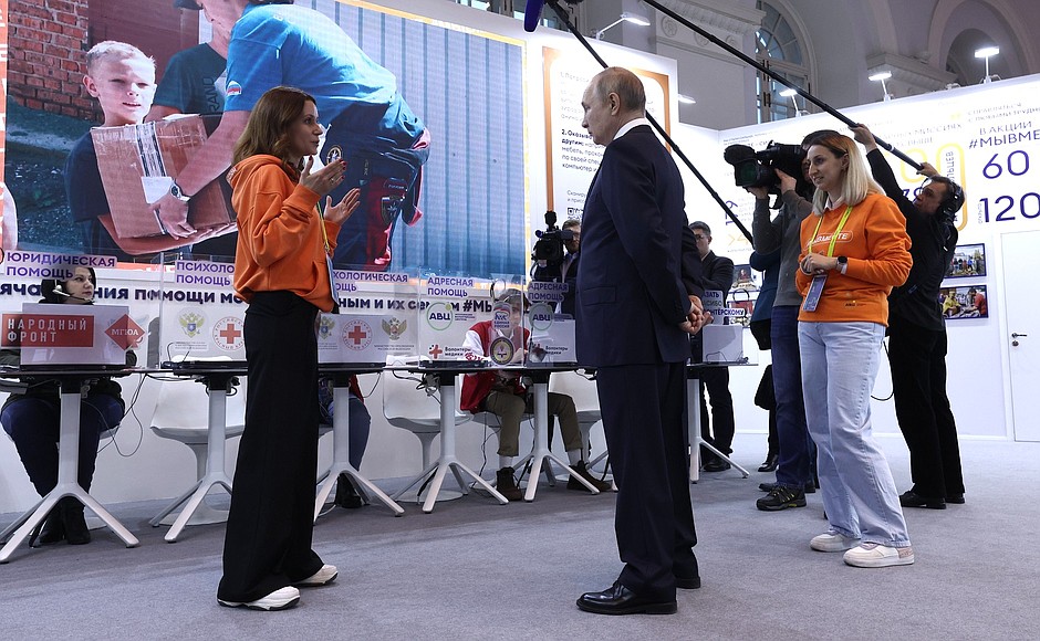 Vladimir Putin learned about key youth policy projects presented by the Youth Centre at the Manezh Central Exhibition Hall.