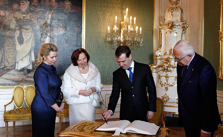 Left to right: Svetlana Medvedeva, First Lady of the Czech Republic Livia Klausova, Dmitry Medvedev, and Czech Republic President Vaclav Klaus.