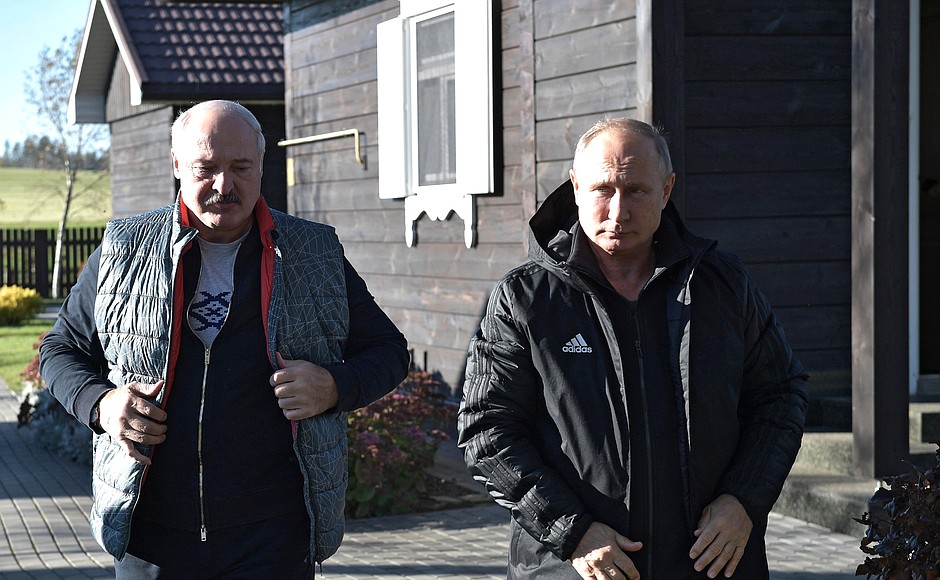 Vladimir Putin visited President of Belarus Alexander Lukashenko’s native town, an agricultural community Alexandria in Sokolowski District.