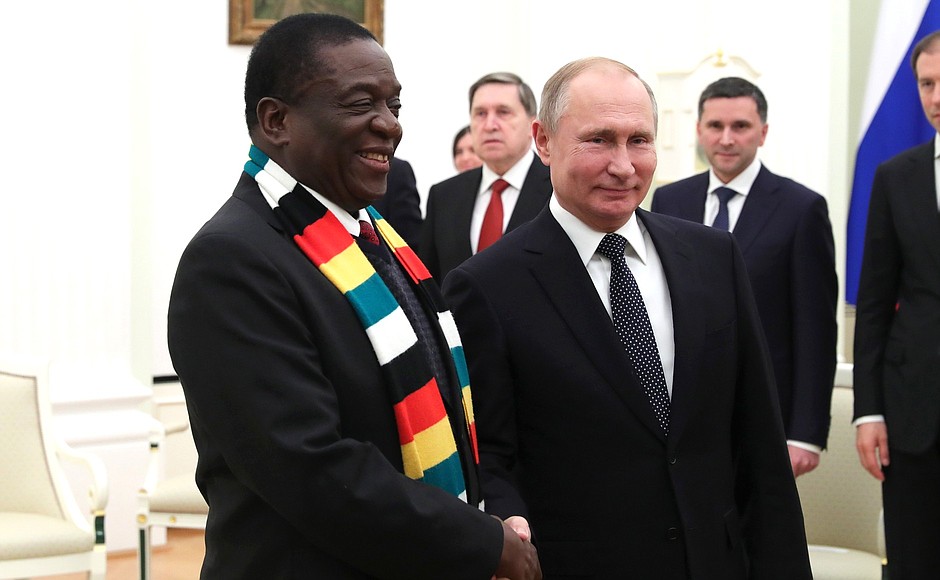 С Президентом Республики Зимбабве Эммерсоном Мнангагвой.