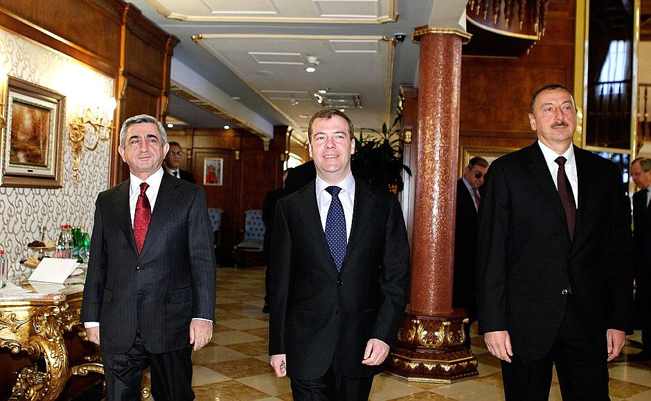 С Президентом Армении Сержем Саргсяном и Президентом Азербайджана Ильхамом Алиевым.