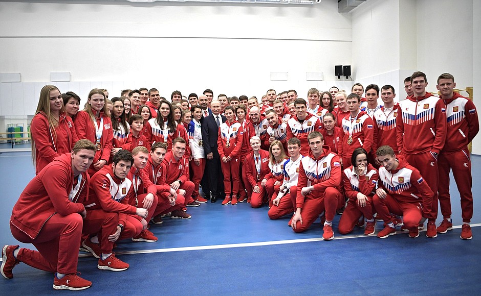 At the Olympic Synchronised Swimming Centre of Anastasia Davydova. With participants of the 2019 Winter Universiade held in Krasnoyarsk.