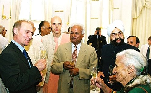 Ceremony awarding Russian state decorations to prominent Indian public and political figures.