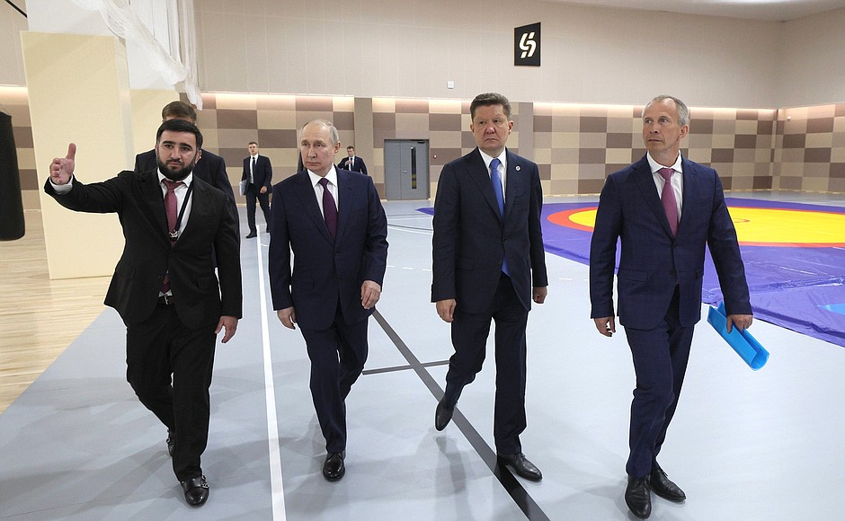 At the Martial Arts Academy, with Olympic judo champion Mansur Isayev, Gazprom Board Chairman Alexei Miller and President of the Judo Federation of Russia Sergei Soloveichik (from left to right).