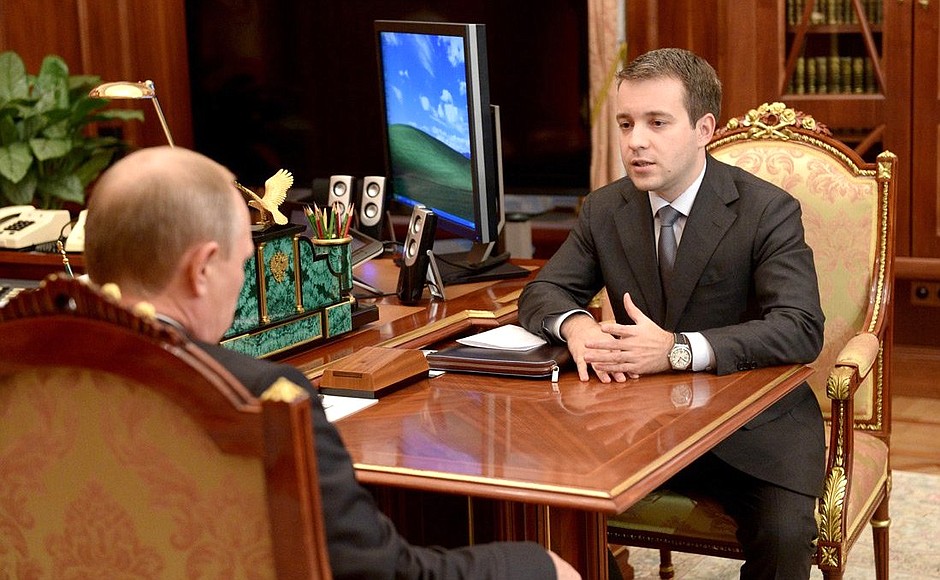Working meeting with Communications and Mass Media Minister Nikolai Nikiforov.