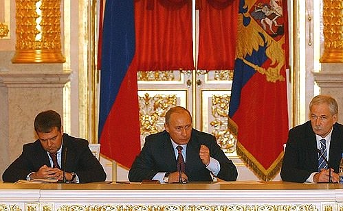 At the session of the Presidential Council for Implementing Priority National Projects. On the left, First Deputy Prime Minister Dmitry Medvedev and on the right, Chairman of the State Duma Boris Gryzlov.